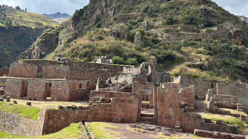 Explore the Sacred Valley, a paradise of culture, landscapes and living traditions.