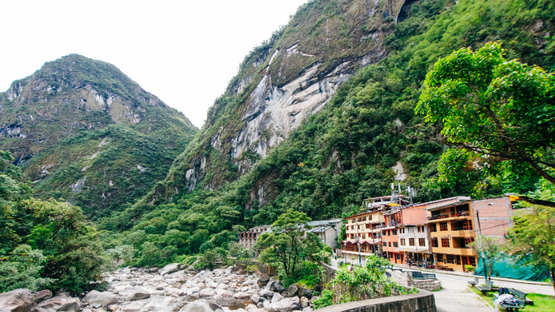 Machu Picchu un santuario incaico escondido en las alturas, donde el pasado y la naturaleza se unen en una vista impresionante
